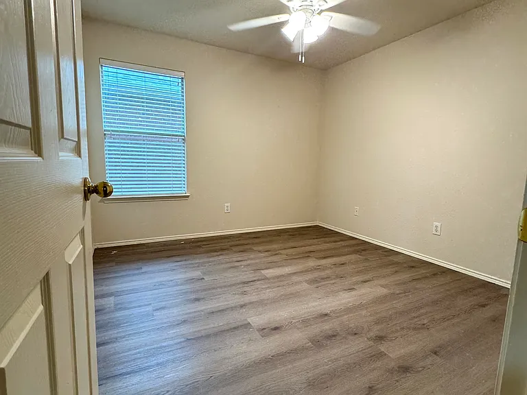 1625 Mineral Springs Dr — Photo 13