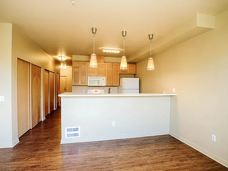 Saxe Apartments — Photo 20