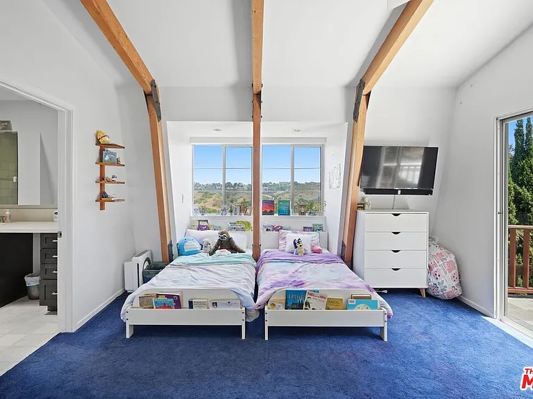 22013 Alta Dr — Photo 40