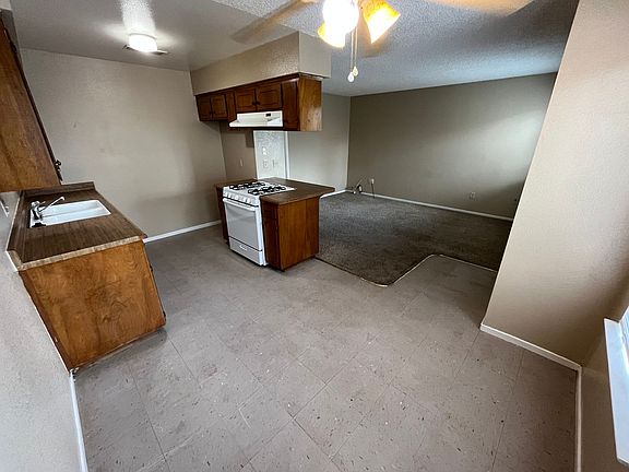 3rd image of 2941 W Caldwell Ave #D