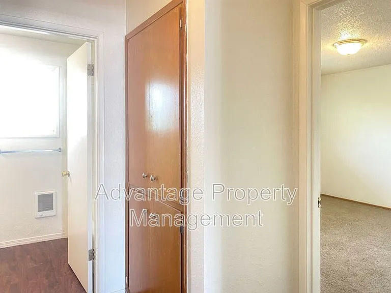 365 E Jackson St #7 — Photo 6