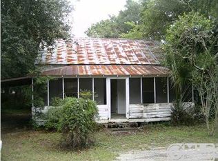 33 9th St, Apalachicola, FL 32320