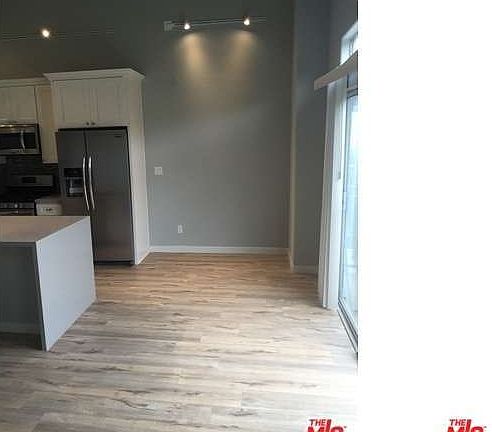 3rd image of 10560 Santa Monica Blvd APT 6