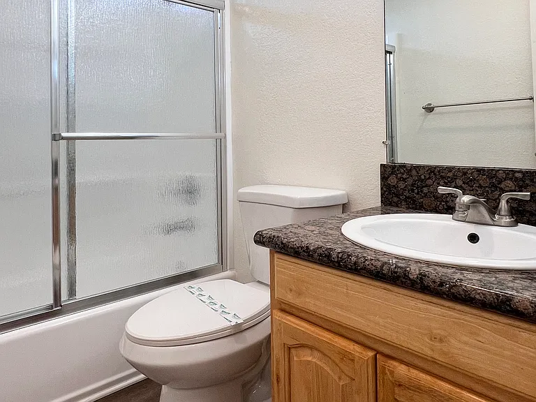 Florida Street Apartments — Photo 21