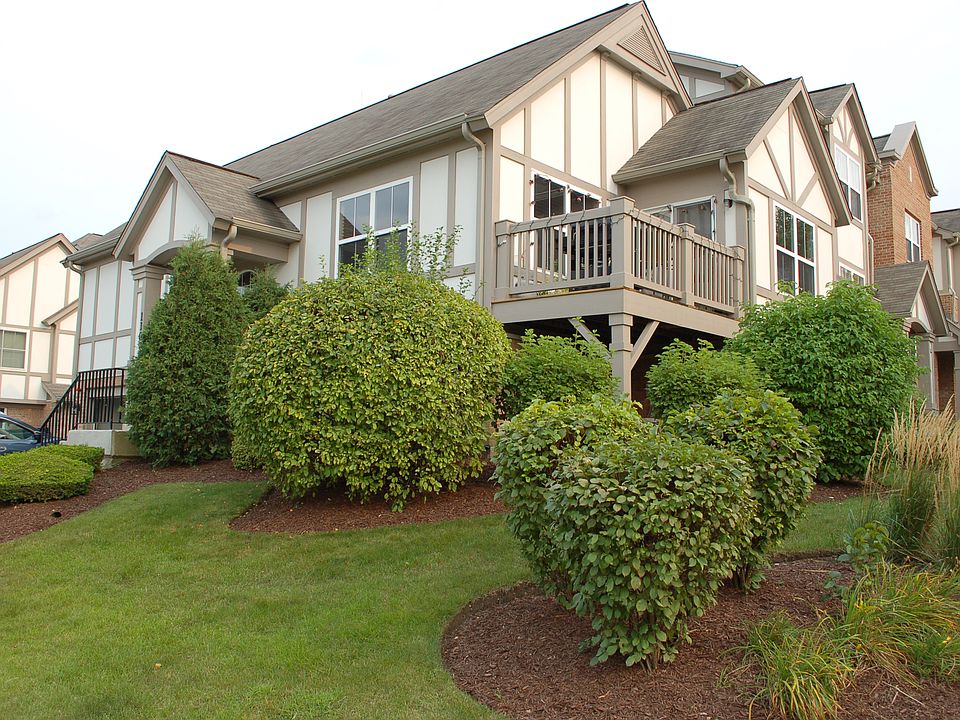 Side View of Home & Balcony