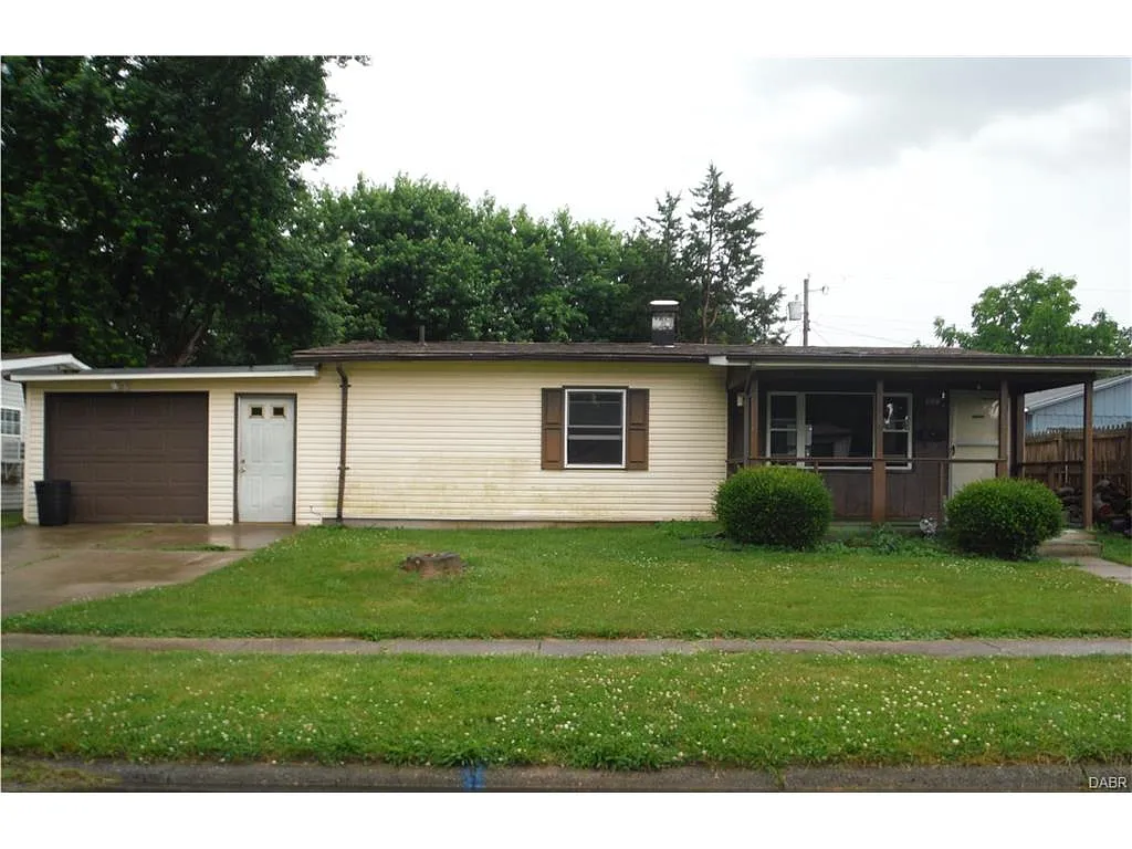 322 Prentice Dr photo 1