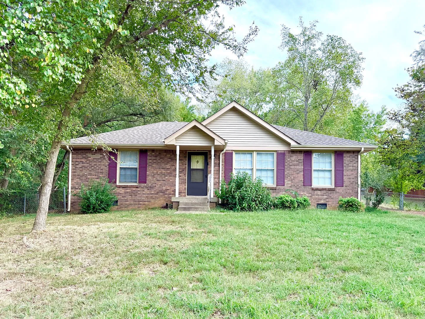 724 Dean Rd — Photo 1