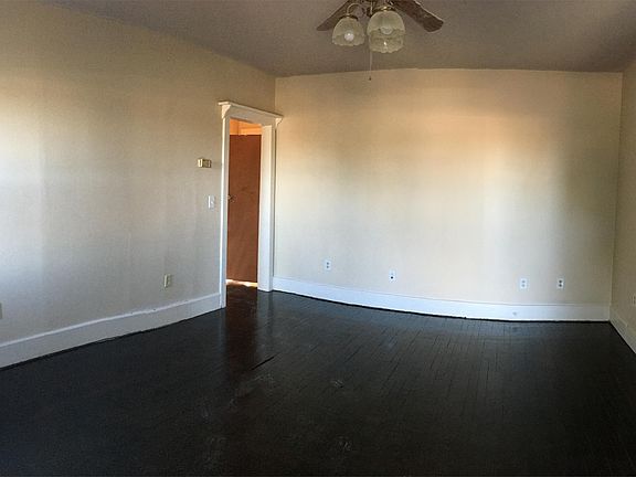 Entrance / Living Room