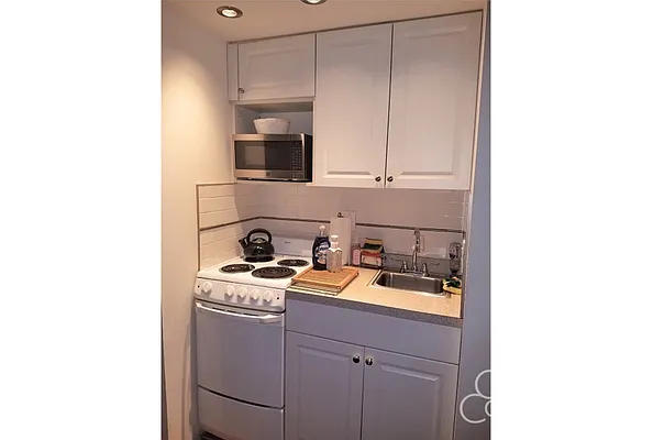 Rented by City Connections Realty | media 8