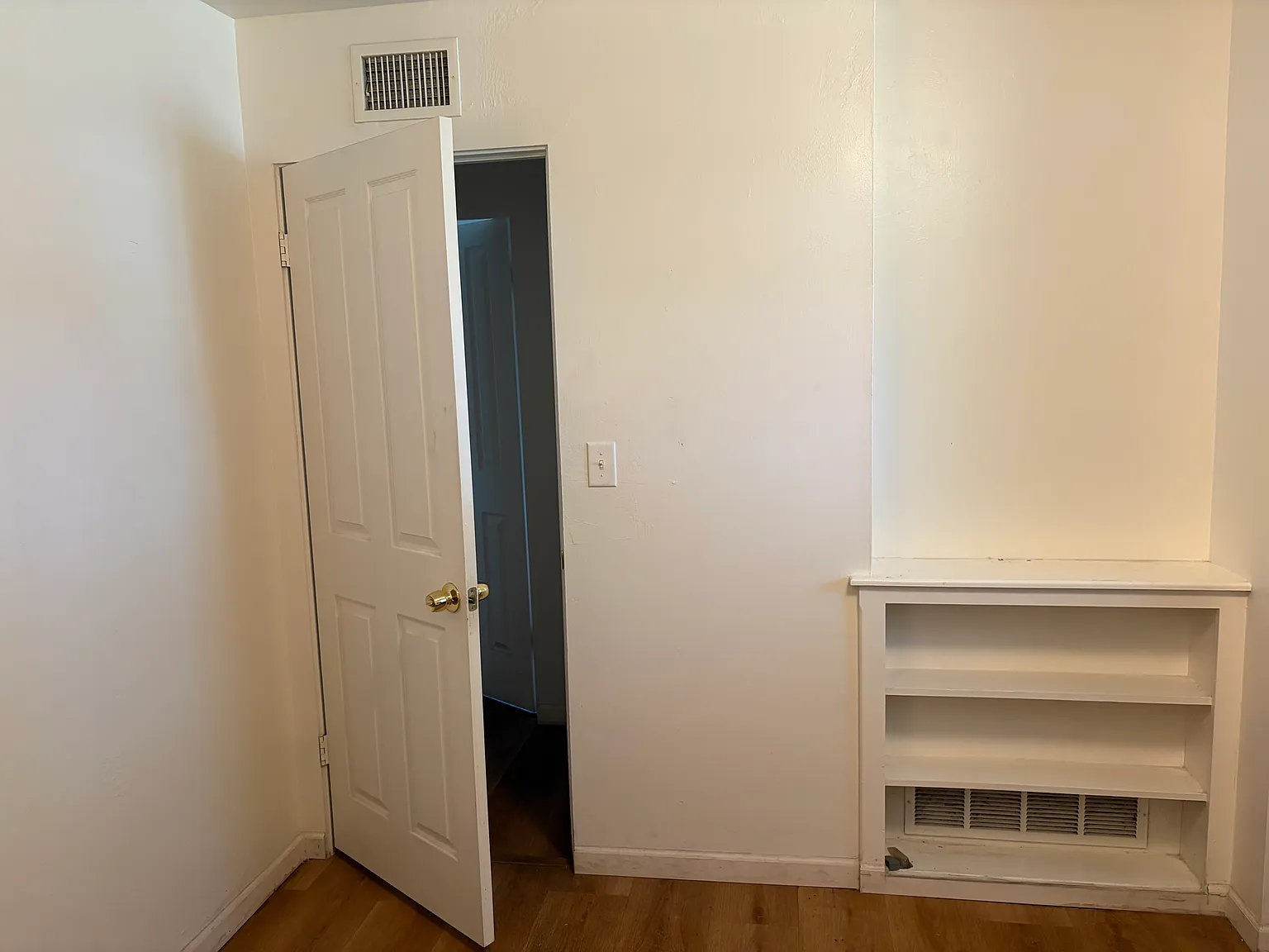 1026 N Mountain View Pl — Photo 4