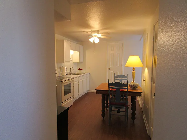 114 E Frank St — Photo 7