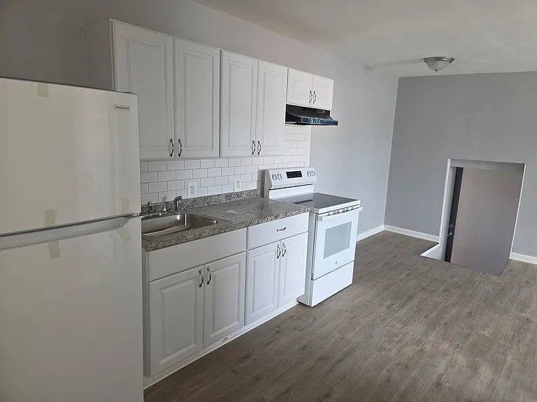 364 Lamokin St #6 — Photo 7