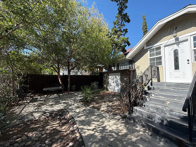 10102 Fernglen Ave — Photo 15