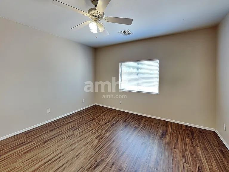17321 W Tara Ln — Photo 9