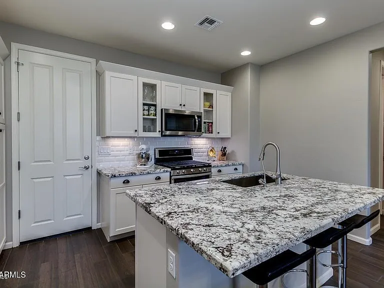 2477 W Market Pl #32 — Photo 15