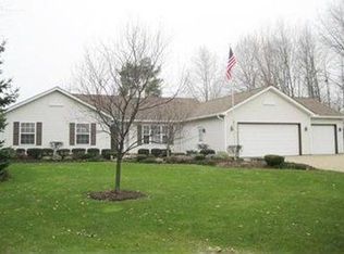 9346 Edmund Cir, Mentor, OH 44060