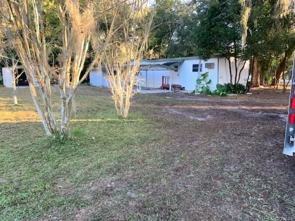 7901 E Northlake Dr, Floral City, FL 34436
