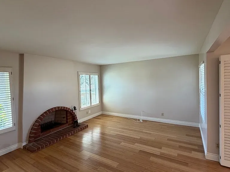 927 Redlen Ave — Photo 11