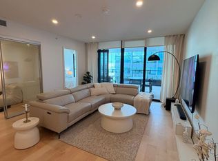 135 E 13th St #515, North Vancouver, BC V7L2L8