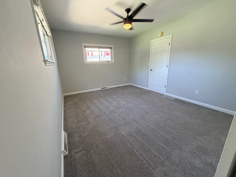 4912 Laurel Ave — Photo 9