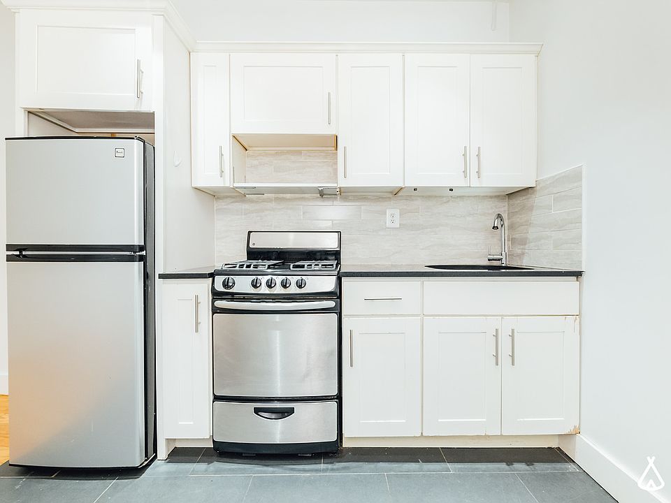 1st image of 33 Montrose Ave APT 2R