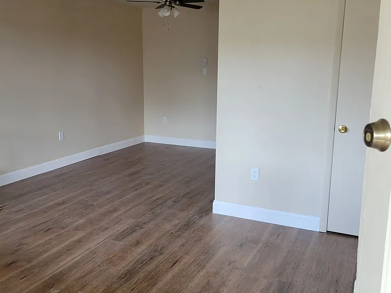 225 Butler St #4 — Photo 6