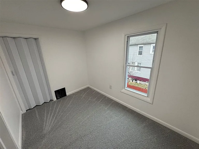 92 Crocker Ave #2 — Photo 5