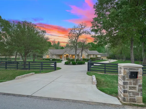 26205 Crown Ranch Blvd, Montgomery, TX 77316