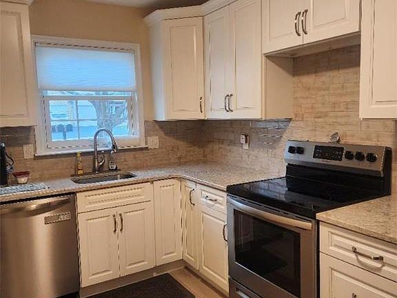 3rd image of 2724 Harvest Dr W