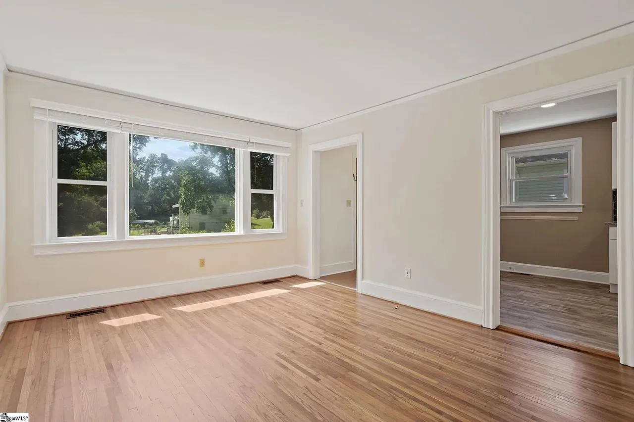 3 bed, 2.0 bath, $1,800 — Photo 2