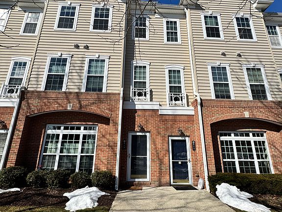 2nd image of 813 De Luca Rd