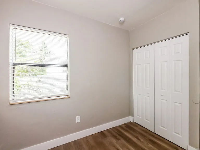 381 Carolina Ave — Photo 14
