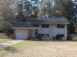 276 Holiday Ln, Ozark, AL 36360