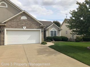 38 Inglewood Ln, Bloomington, IL 61704