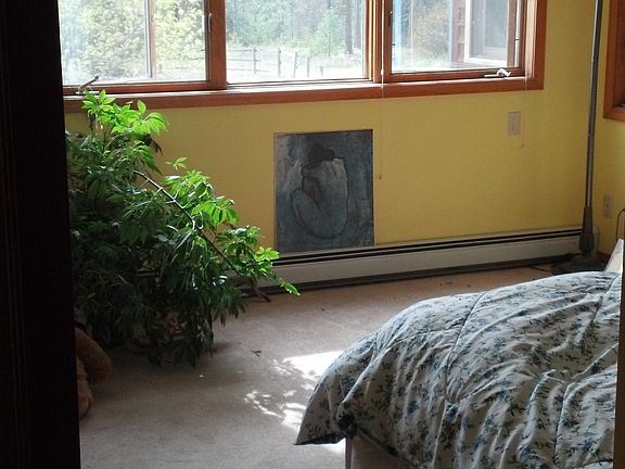 master bedroom w/2 walk-in closets