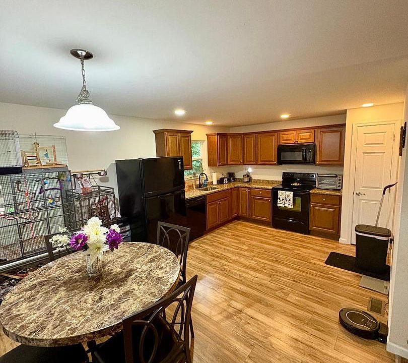 2nd image of 111 Cove Rd
