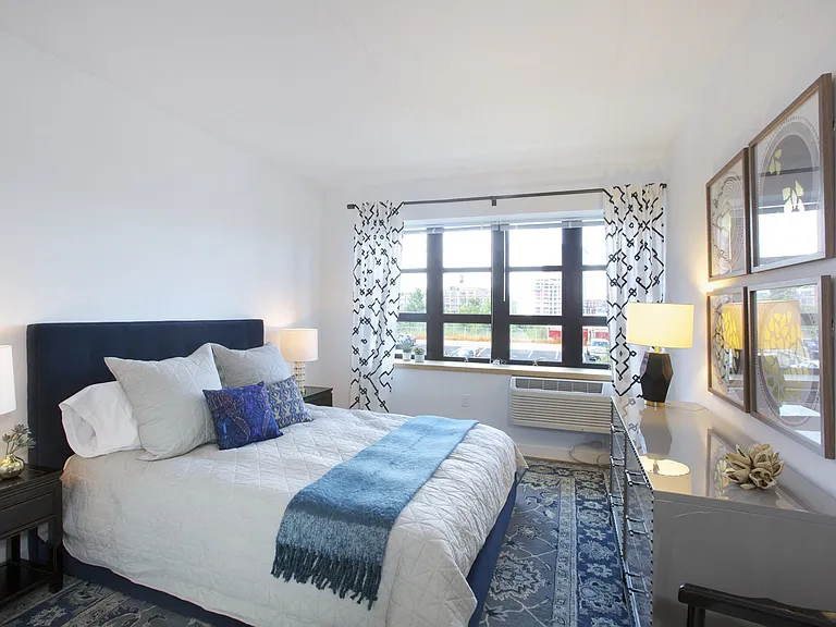 Large Spacious Bedrooms