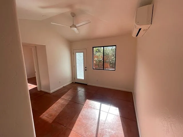 2732 E Helen St — Photo 2
