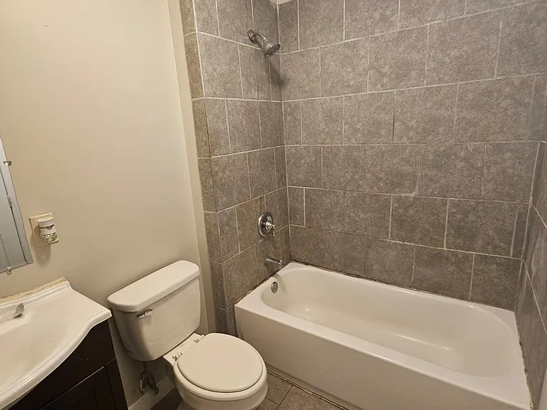 308 Cedar Cir — Photo 6