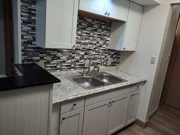 3rd image of 891 Tremont St