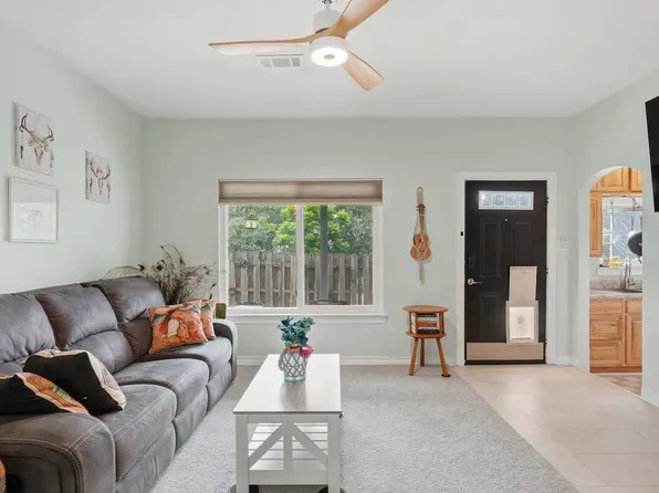 1314 Stagecoach Dr #Id1564857p, Canyon Lake, TX 78133