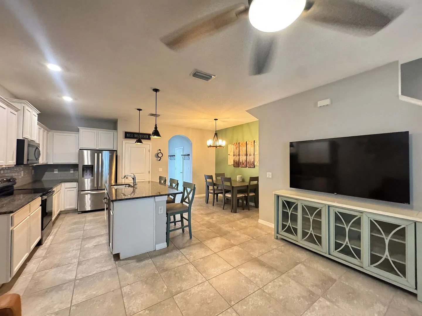 Partially Furnished/Unfurnished 3-bed, 2.5-bath townhome in Sarasota's Bay Landing. — Photo 4