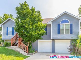 2121 Orchard Pl, Kearney, MO 64060