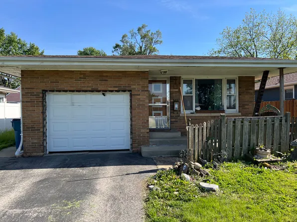 555 Elsie Ave, Crest Hill, IL 60403