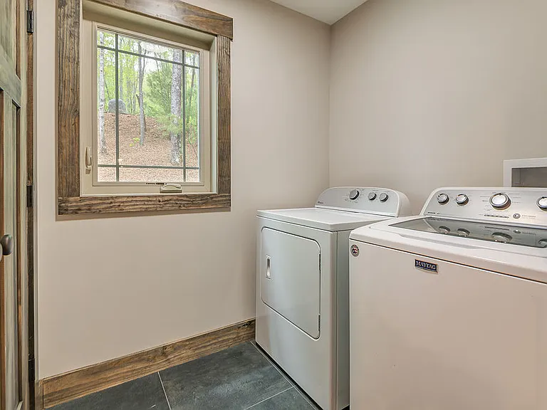 77 Fox Den Rd #1 — Photo 16