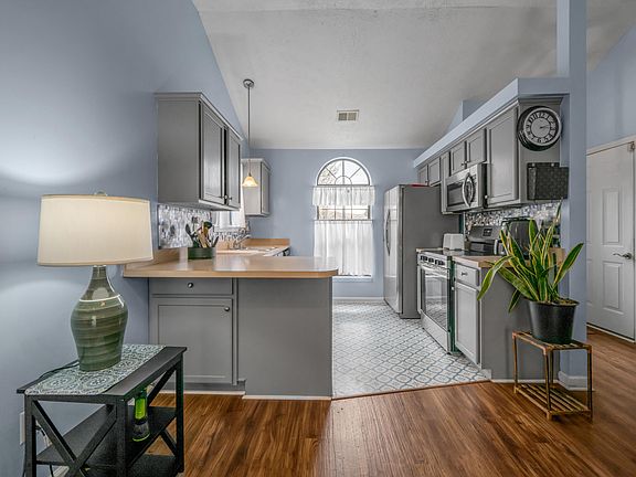 3rd image of 3505 Laurenhaven Ct