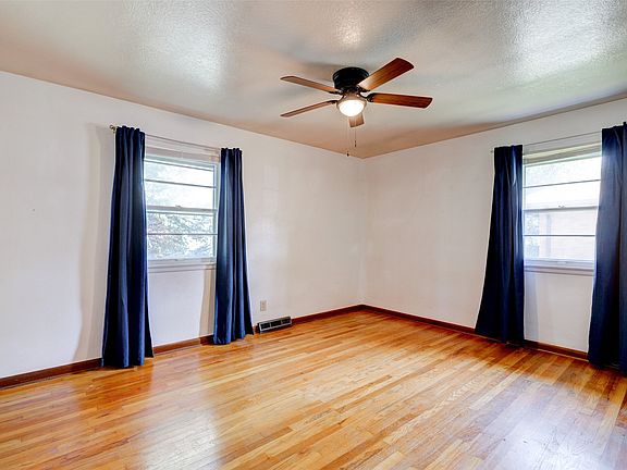 5th image of 1007 N 1st St