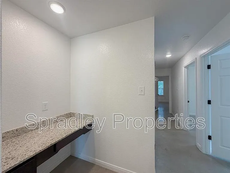 9110B Winding Ct — Photo 8