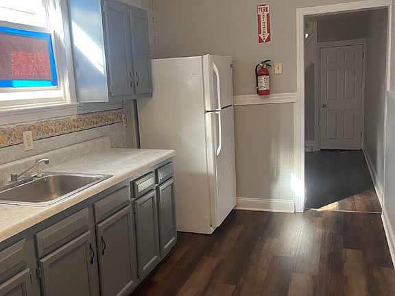 3rd image of 1210 Anderson St