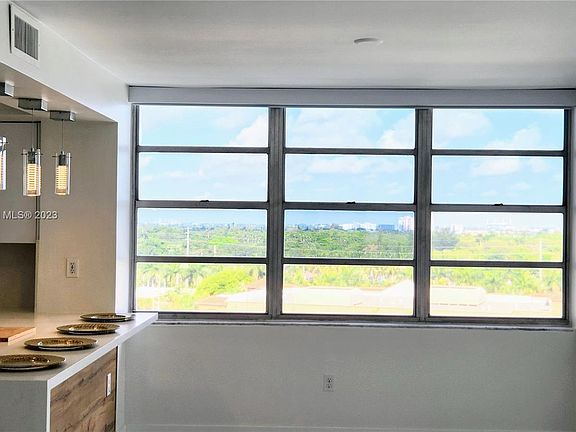2nd image of 2750 NE 183rd St APT 1008